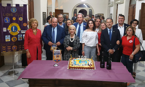 lions club caltanissetta centenario donazione defibrillatore
