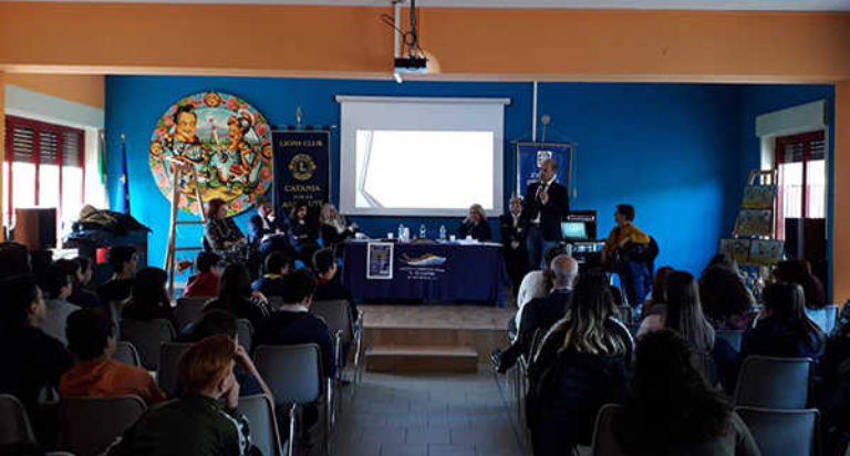 lions club catania for an absolute serve interconnettiamoci ma con la testa cyberbullismo