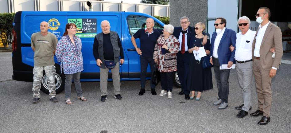 lions treviglio host Quercia di Mamre donazione furgone