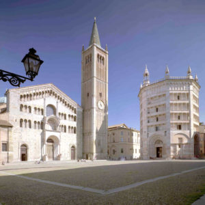 restauro portale cattedrale Lions Club Parma Maria Luigia